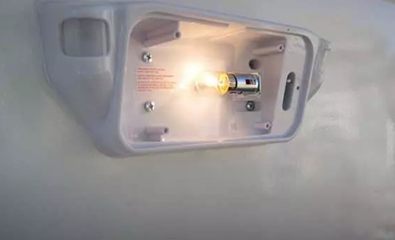 روشن ماندن لامپ یخچال