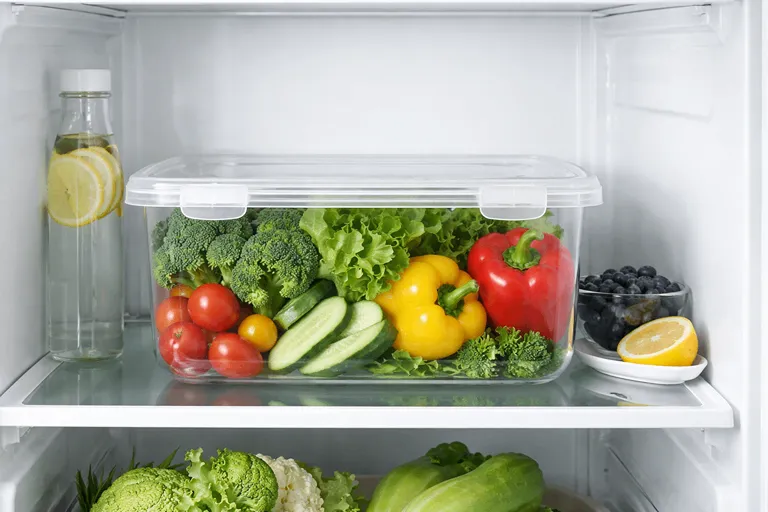 بسته بندی صحیح سبزیجات در یخچال و جلوگیری از تماس با دیواره سرد
